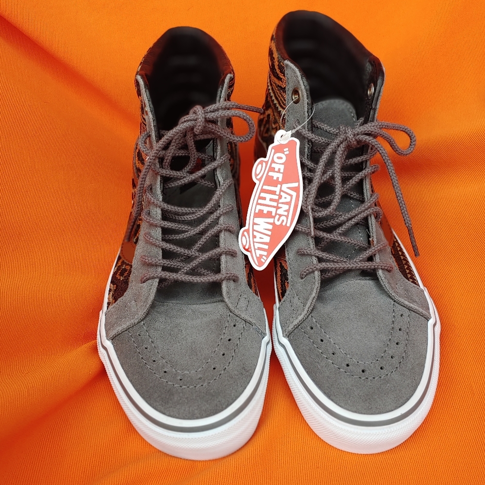 *Be A Legend* Vans Sk8-Hi Boho High Tops Grey Suede Brown Detail 8.5 NWT - Picture 7 of 7
